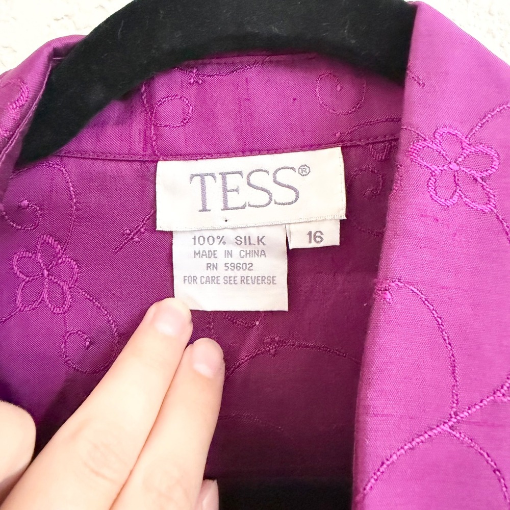 Vtg Purple 100% Silk Floral Embroidered Wrap Blouse Top Sz 16 Tess Regency Chic - Picture 3 of 10
